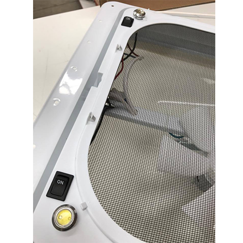 14" Caravan Roof Hatch with LED lights - Razor RV