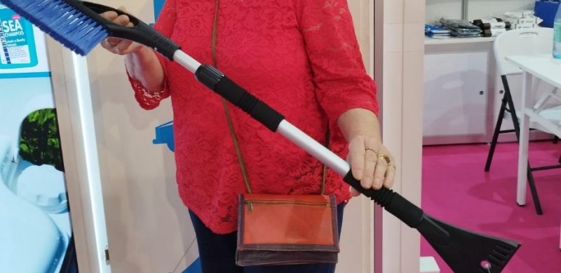 Alison’s Surprising Buy At DÜsseldorf – A Handy Snow Brush And Ice Scraper